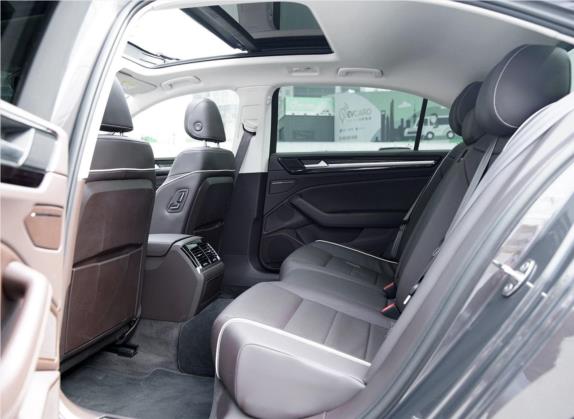 辉昂 2018款 480 V6 四驱豪华版 车厢座椅   后排空间