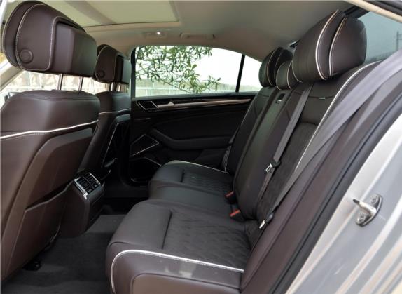 辉昂 2018款 改款 480 V6 四驱豪华旗舰版 车厢座椅   后排空间