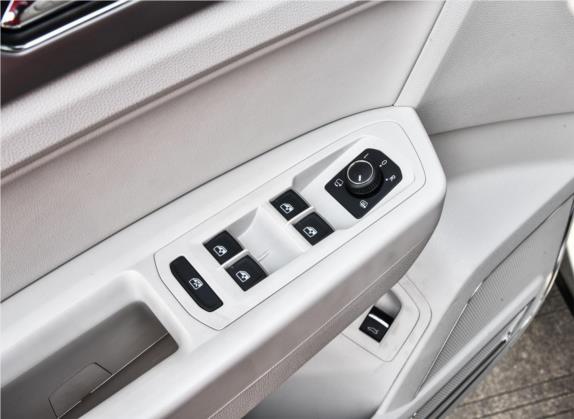 途昂 2017款 530 V6 四驱至尊旗舰版 车厢座椅   门窗控制
