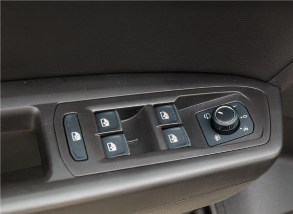途昂 2017款 530 V6 四驱豪华版 车厢座椅   门窗控制