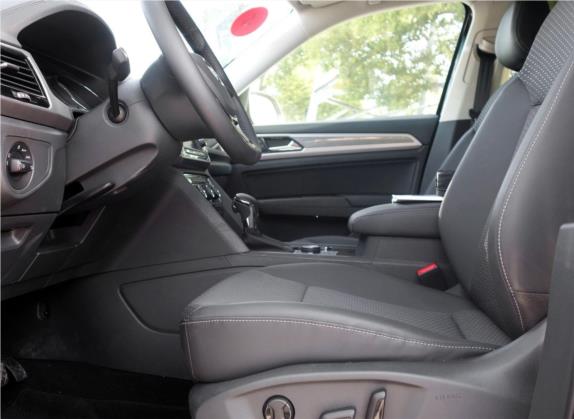 途昂 2017款 380TSI 四驱舒适版 车厢座椅   前排空间