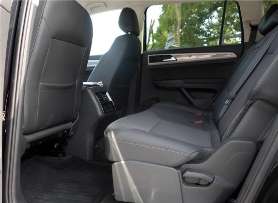 途昂 2017款 380TSI 四驱舒适版 车厢座椅   后排空间
