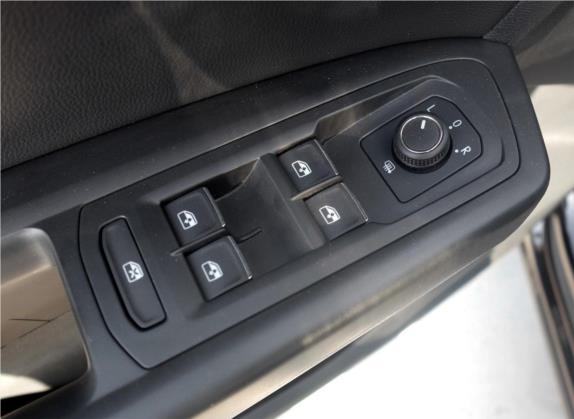 途昂 2017款 380TSI 四驱舒适版 车厢座椅   门窗控制
