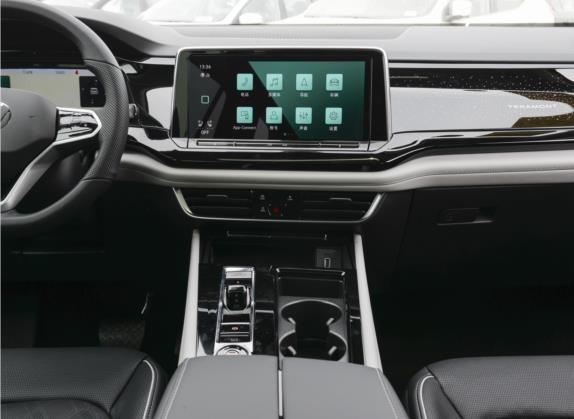 途昂 2022款 380TSI 四驱尊崇旗舰版 中控类   中控台
