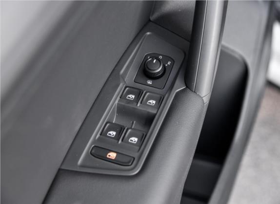 途观L 2018款 330TSI 自动两驱风尚版 车厢座椅   门窗控制