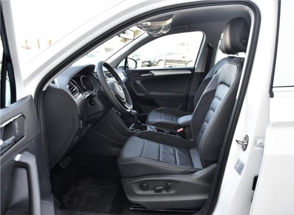 途观L 2018款 330TSI 自动两驱舒适版 车厢座椅   前排空间