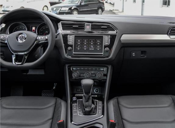 途观L 2018款 330TSI 自动两驱豪华版 中控类   中控台