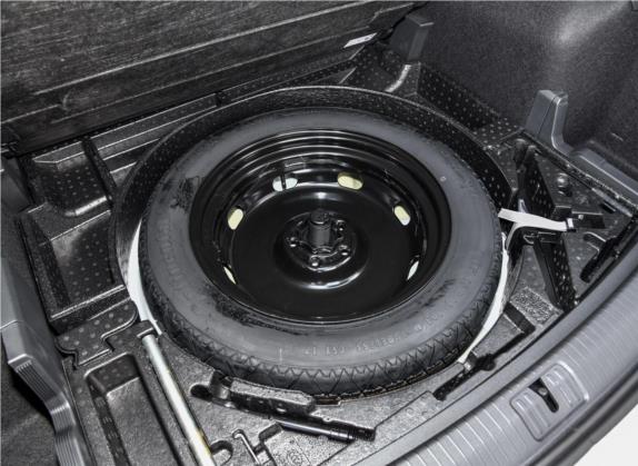 途观L 2018款 330TSI 自动两驱豪华版 其他细节类   备胎