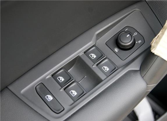 途观L 2018款 改款 330TSI 自动两驱风尚版 车厢座椅   门窗控制