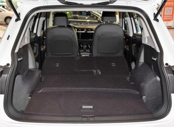 途观L 2018款 改款 330TSI 自动两驱舒适版 车厢座椅   后备厢