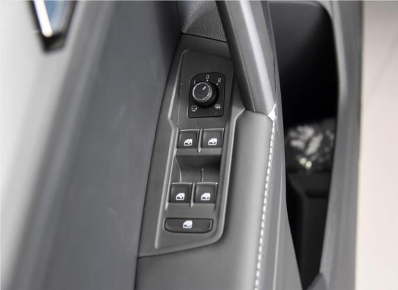 途观L 2018款 改款 380TSI 自动四驱旗舰版 车厢座椅   门窗控制