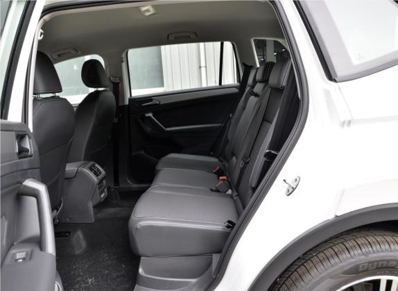 途观L 2019款 330TSI 自动两驱风尚版 国VI 车厢座椅   后排空间