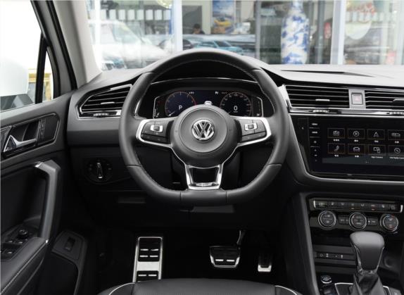 途观L 2019款 380TSI 自动四驱R-Line旗舰版7座 国VI 中控类   驾驶位