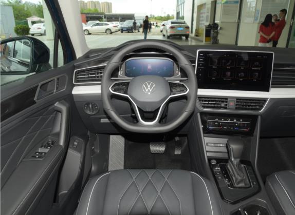 途观L 2022款 330TSI 自动两驱智享版 中控类   驾驶位