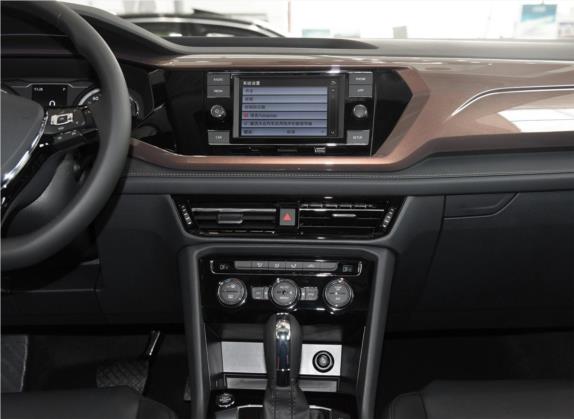 途岳 2019款 280TSI 两驱舒适版 国V 中控类   中控台