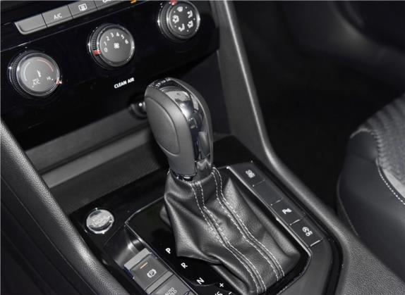途岳 2020款 280TSI 两驱R-Line 国V 中控类   挡把