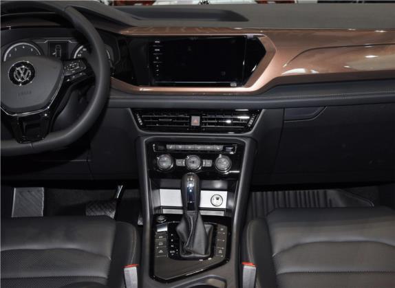 途岳 2020款 280TSI 两驱豪华版PLUS 国V 中控类   中控台