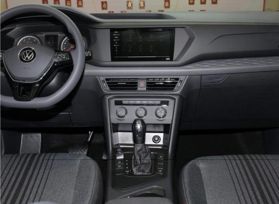 途岳 2021款 280TSI 两驱风尚版 中控类   中控台