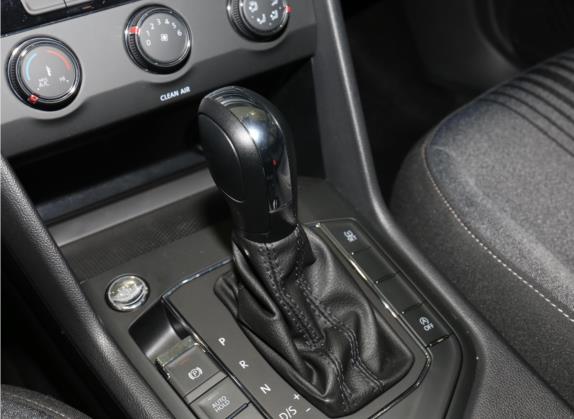 途岳 2021款 280TSI 两驱风尚版 中控类   挡把