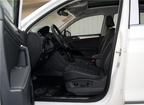 途观L新能源 2019款 430PHEV 混动豪华版 车厢座椅   前排空间