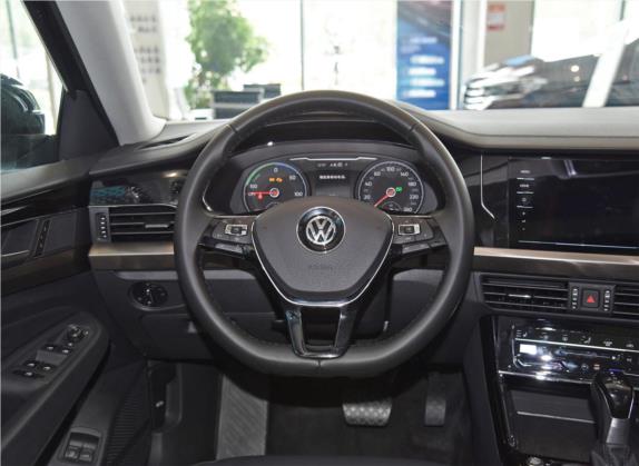 帕萨特新能源 2020款 430PHEV 混动精英版 国V 中控类   驾驶位
