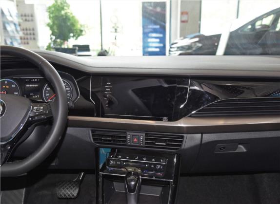 帕萨特新能源 2020款 430PHEV 混动精英版 国V 中控类   中控台