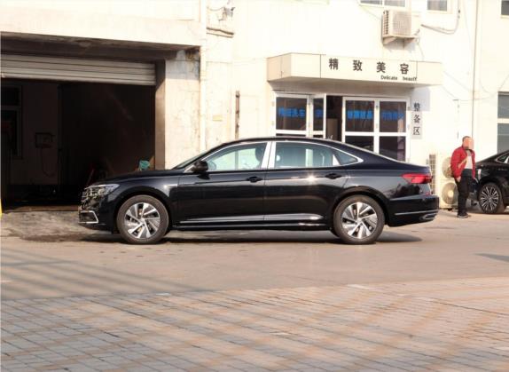 帕萨特新能源 2020款 430PHEV 混动精英版 国VI 外观   正侧