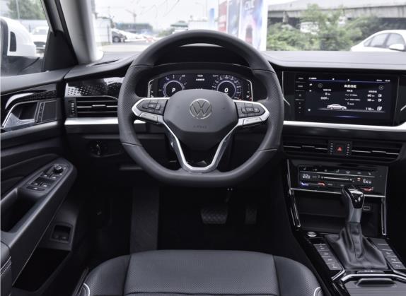 帕萨特新能源 2022款 430PHEV 混动豪华版 中控类   驾驶位