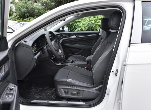 帕萨特新能源 2022款 430PHEV 混动豪华版 车厢座椅   前排空间