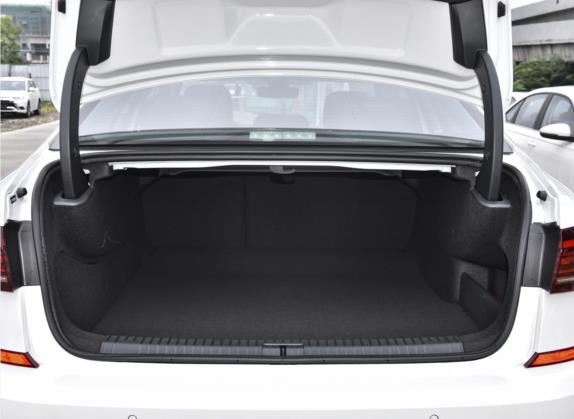 帕萨特新能源 2022款 430PHEV 混动豪华版 车厢座椅   后备厢