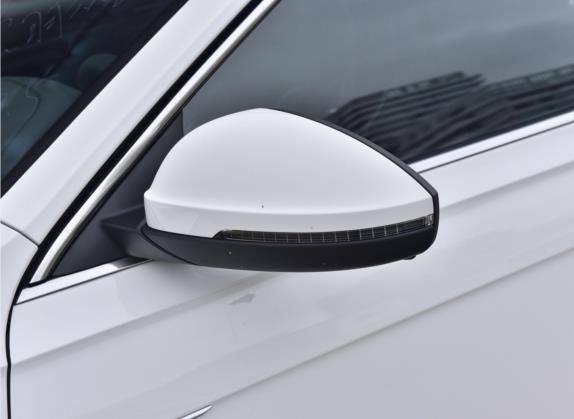 帕萨特新能源 2022款 430PHEV 混动豪华版 外观细节类   外后视镜