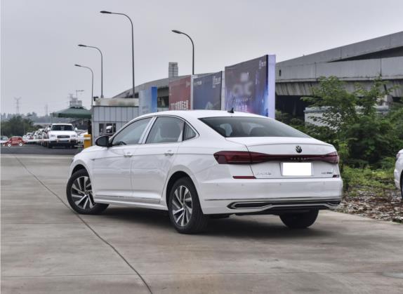 帕萨特新能源 2022款 430PHEV 混动豪华版 外观   斜后