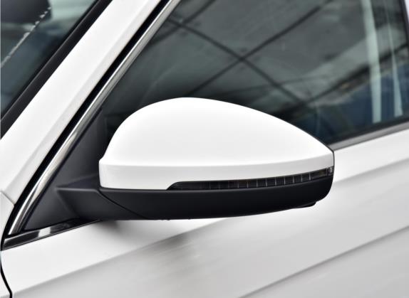帕萨特新能源 2022款 430PHEV 混动精英版 外观细节类   外后视镜