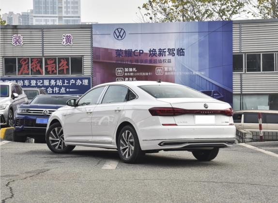 帕萨特新能源 2022款 430PHEV 混动精英版 外观   斜后