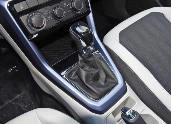 途铠 2019款 1.5L 自动舒适版 中控类   挡把