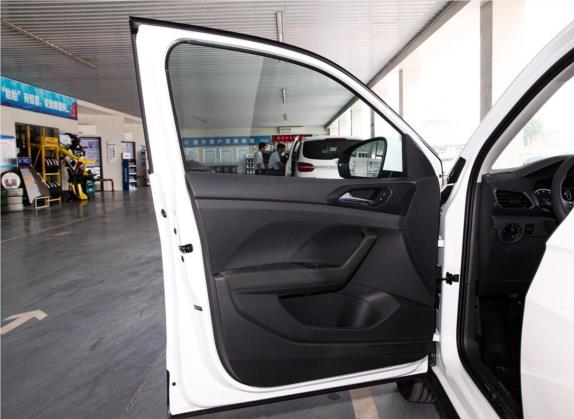 途铠 2020款 1.5L 自动风尚版 车厢座椅   前门板