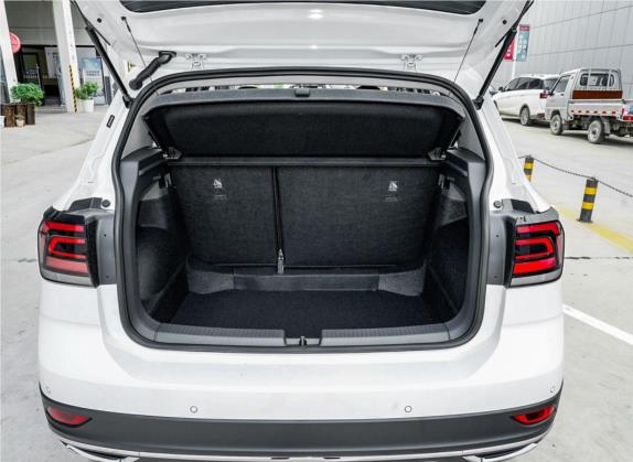 途铠 2020款 1.5L 自动舒适版 车厢座椅   后备厢