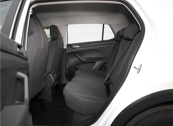 途铠 2021款 1.5L 自动风尚版 车厢座椅   后排空间
