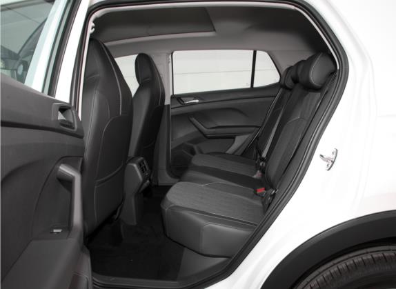 途铠 2021款 1.5L 自动舒适版 车厢座椅   后排空间