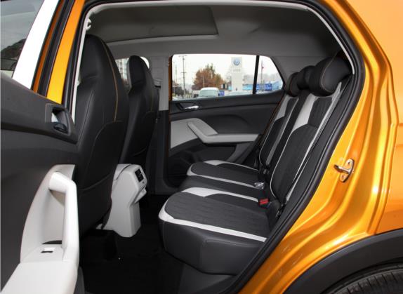 途铠 2021款 280TSI DSG舒适版 车厢座椅   后排空间