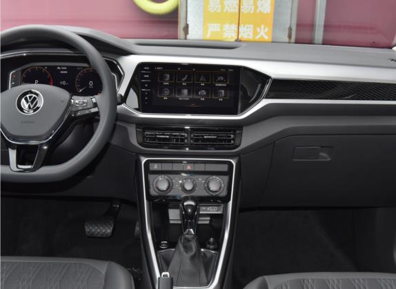 途铠 2022款 280TSI DSG舒适版 中控类   中控台