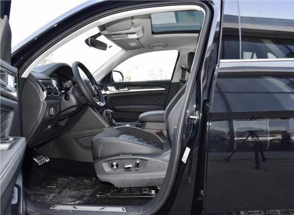 途昂X 2019款 530 V6 四驱尊崇豪华版 车厢座椅   前排空间