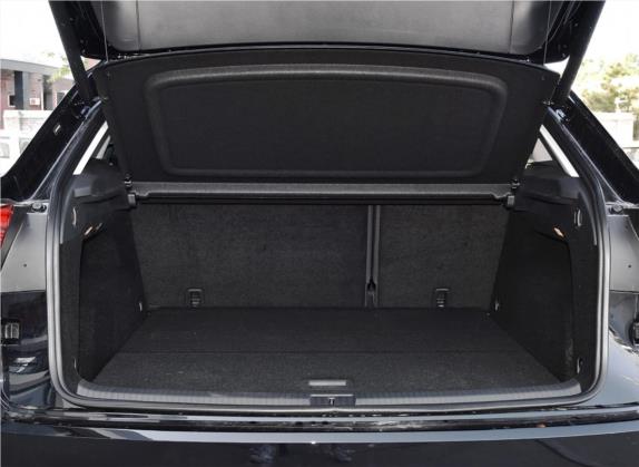 途昂X 2019款 530 V6 四驱尊崇豪华版 车厢座椅   后备厢