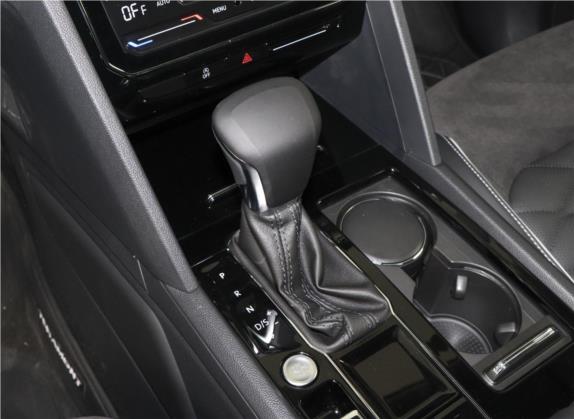 途昂X 2020款 330TSI 两驱尊崇豪华版 中控类   挡把