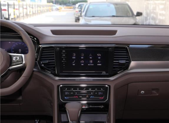 途昂X 2020款 380TSI 四驱尊崇豪华版 中控类   中控台