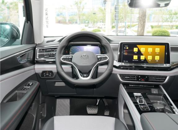 途昂X 2022款 330TSI 两驱豪华版 中控类   驾驶位