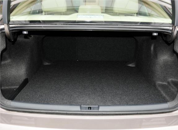 帕萨特 2011款 1.4TSI DSG尊荣版 车厢座椅   后备厢