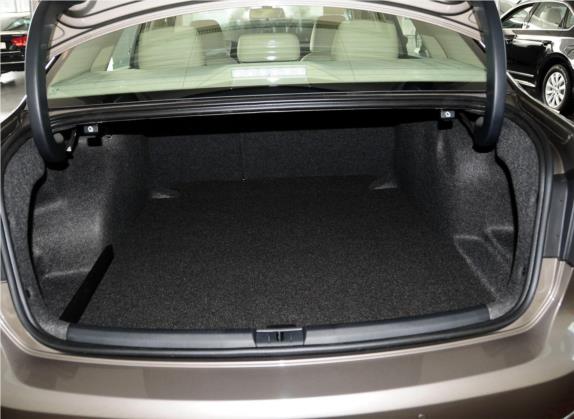 帕萨特 2011款 1.8TSI 自动尊荣版 车厢座椅   后备厢
