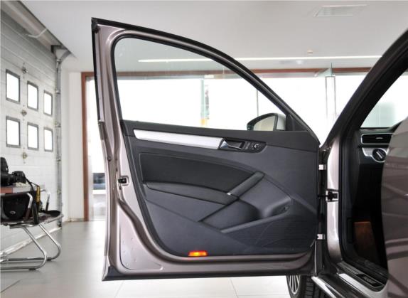 帕萨特 2011款 1.8TSI DSG至尊版 车厢座椅   前门板