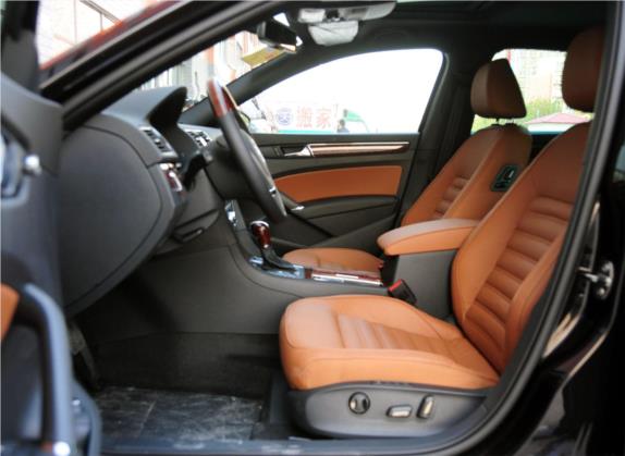 帕萨特 2011款 3.0L V6 DSG旗舰版 车厢座椅   前排空间